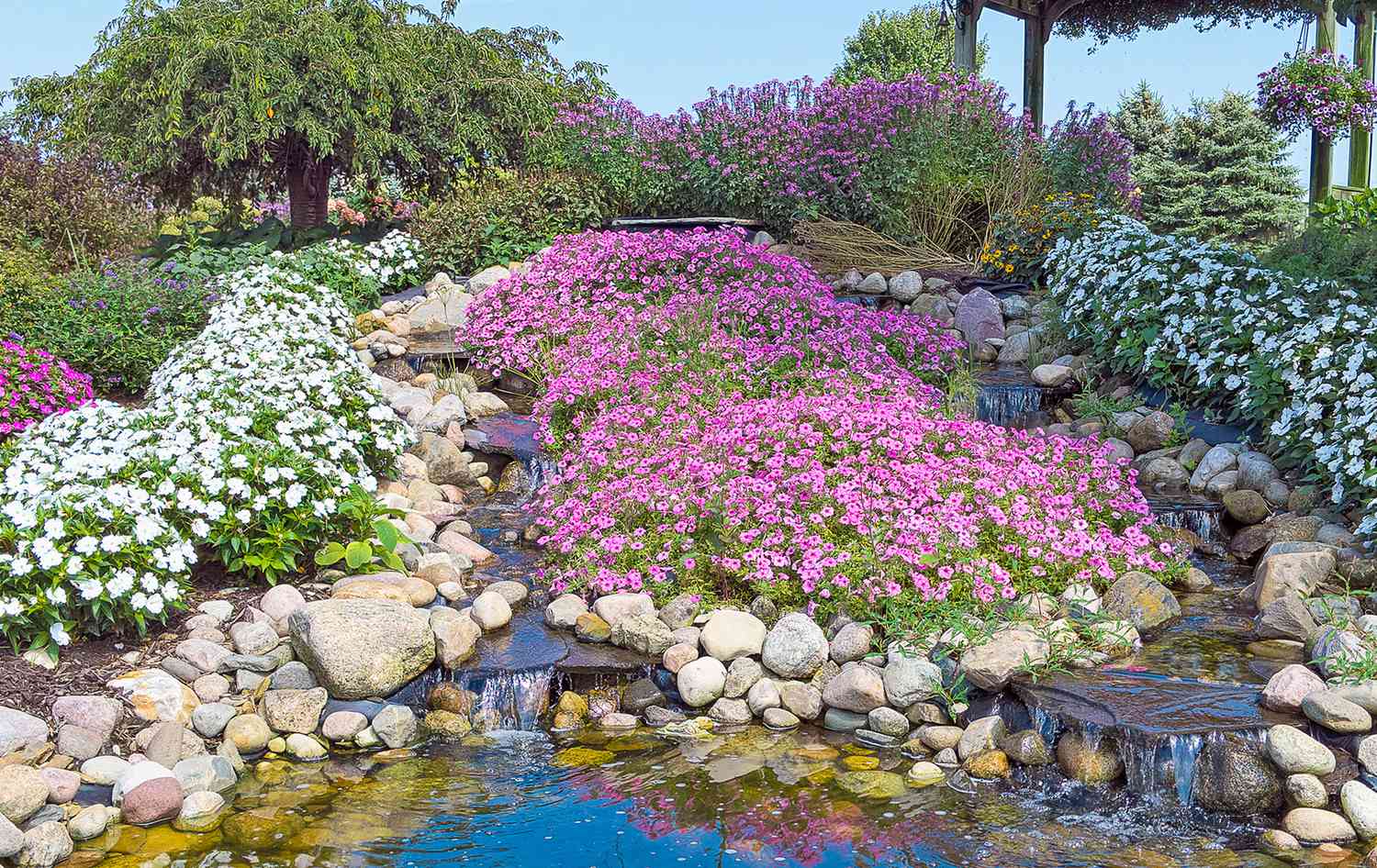 flower bed ideas with rocks